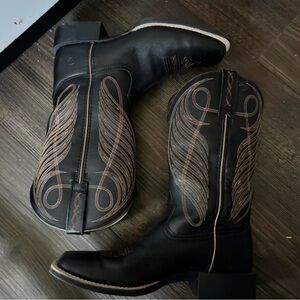 Ariat Black and Tan Western Boots